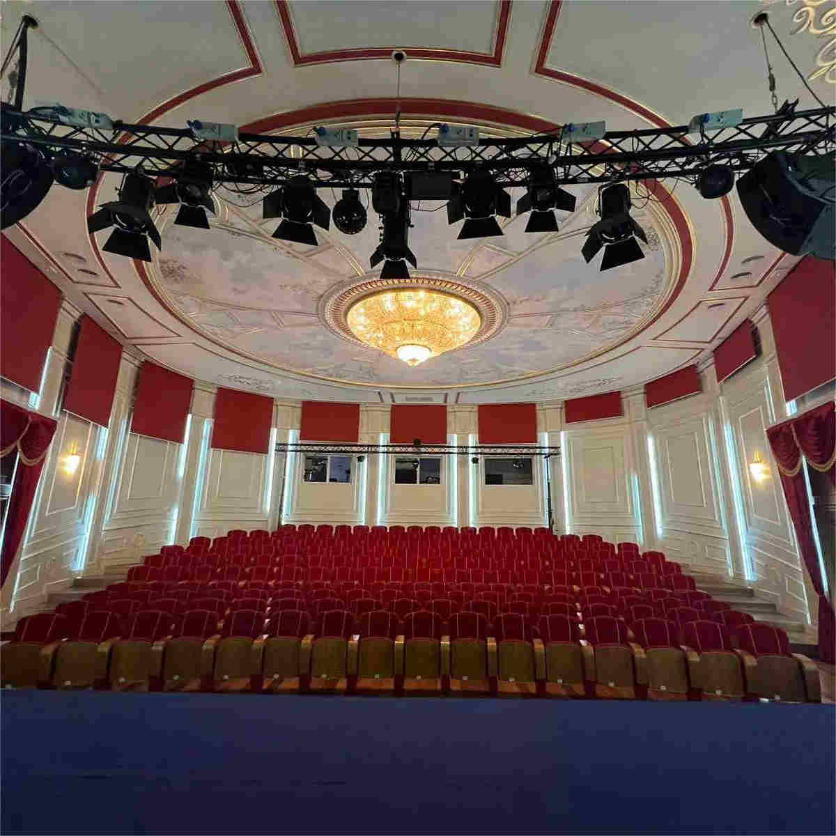 극장용 맞춤형 조명 트러스 프레임 작업